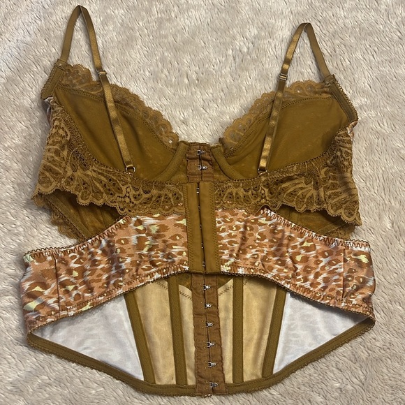 OUT FROM UNDER Urban Outfitters Modern Love Supernova Corset - Picture 5 of 12